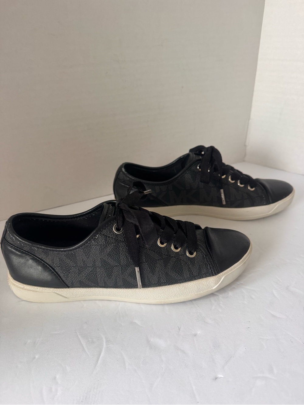MICHAEL Michael Kors Black MK Logo Low Top Sneakers Shoes Women's Size 6.5M